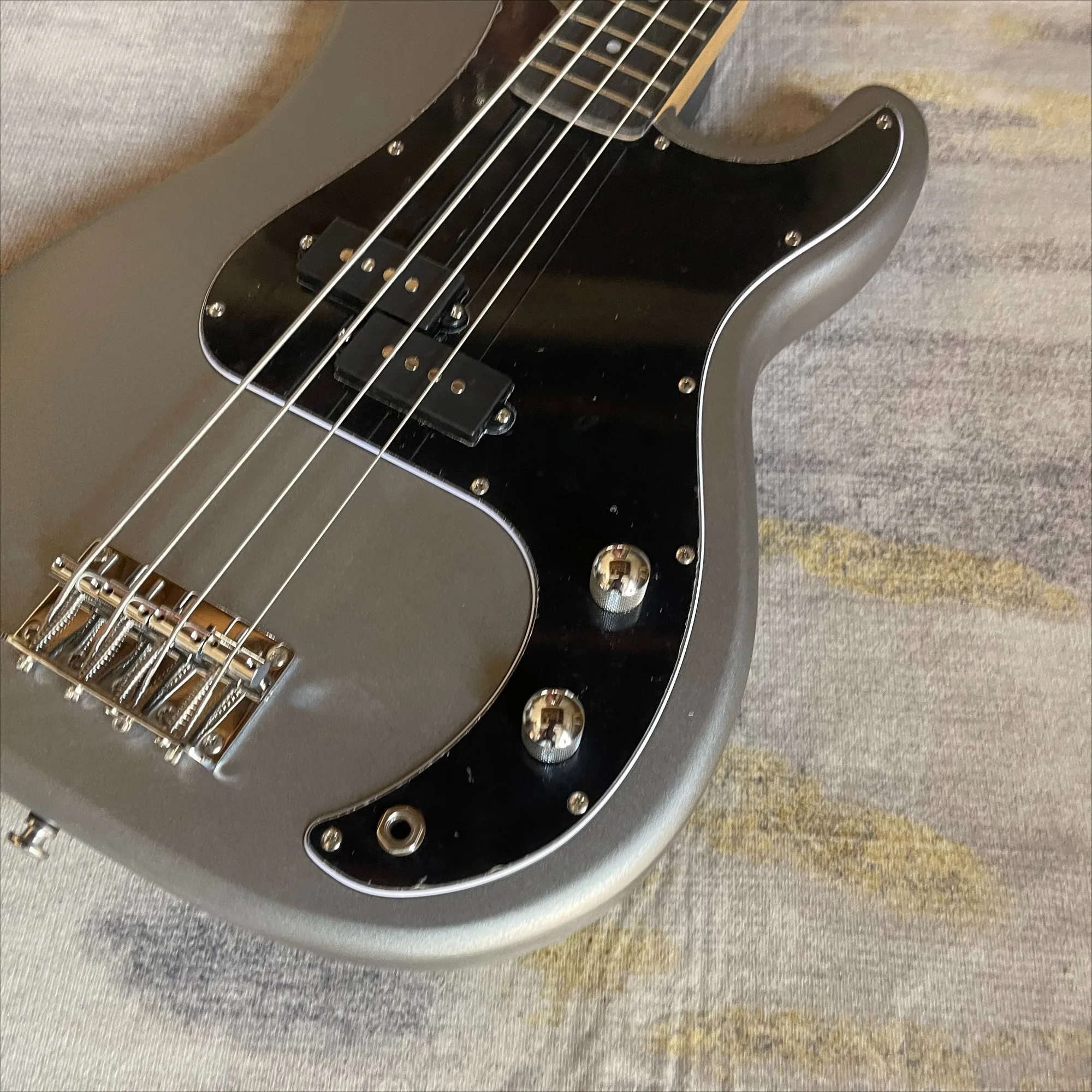 Hot 4-String Bass Silver Gray Electric Guitar Black Pickguard Split-Coil Pickup Alder Wood Body Free Shipping Rock Punk