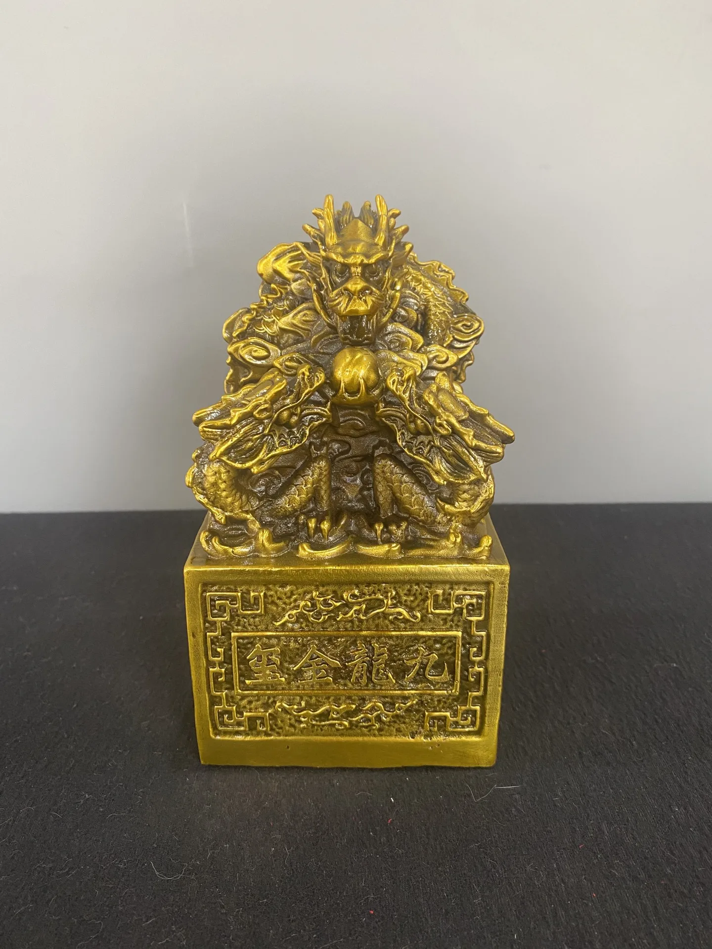 Collection Old Brass Kowloon Golden Seal Nine Dragon Statue Seal Study screen Amass wealth Ornaments Town house Exorcism