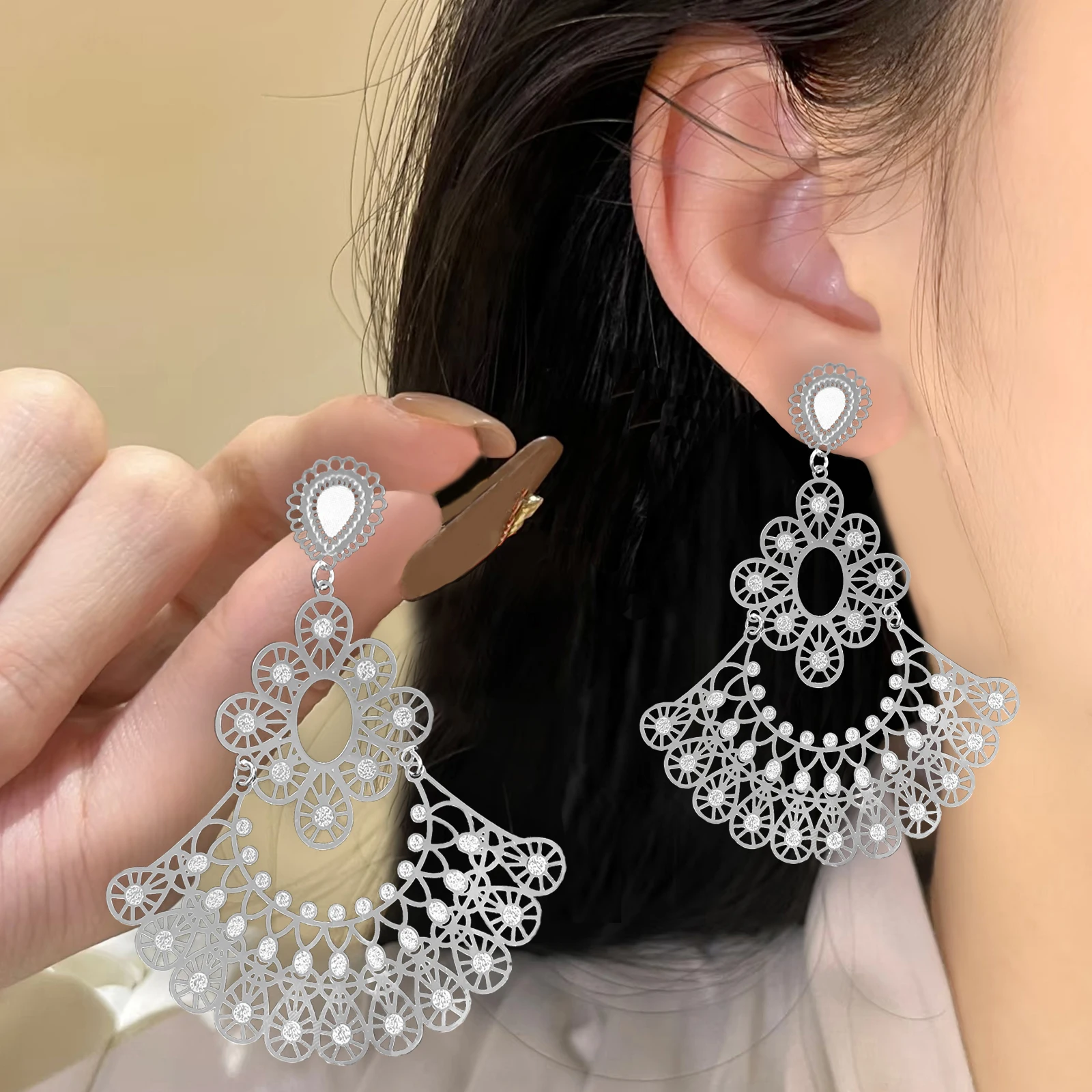 Filigree Stud Earri…