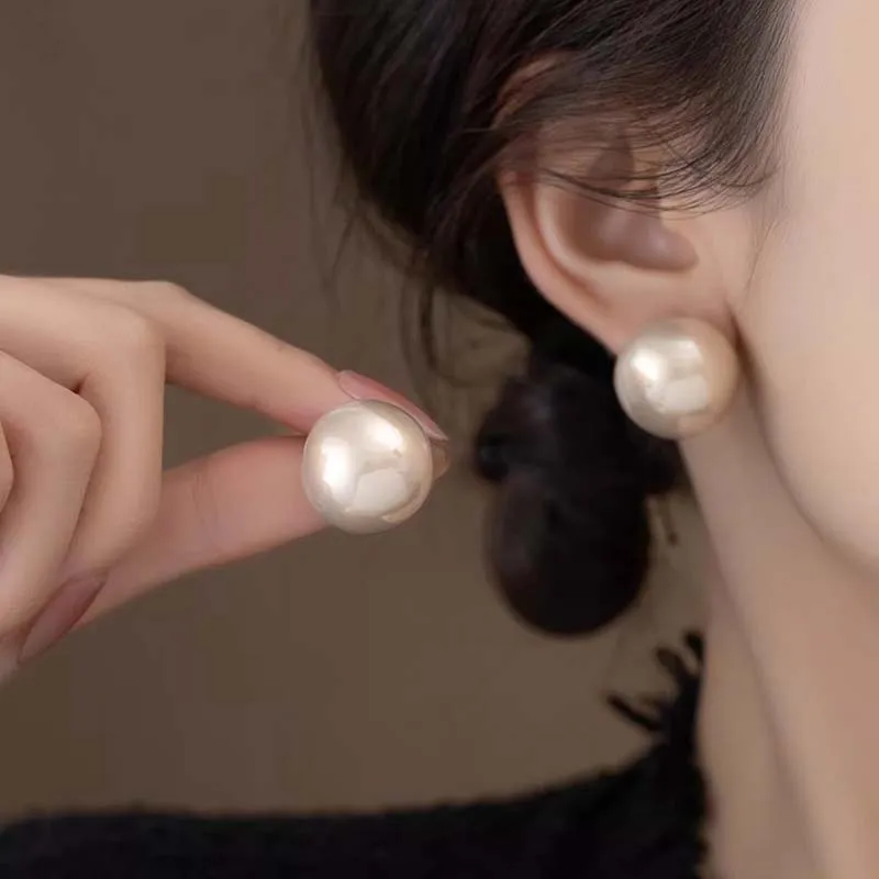 Women's Minimalist Gap Imitation Pearl Stud Earrings Fashion Commuter Jewelry Versatile Party Accessory 2026 Design For Gilrs