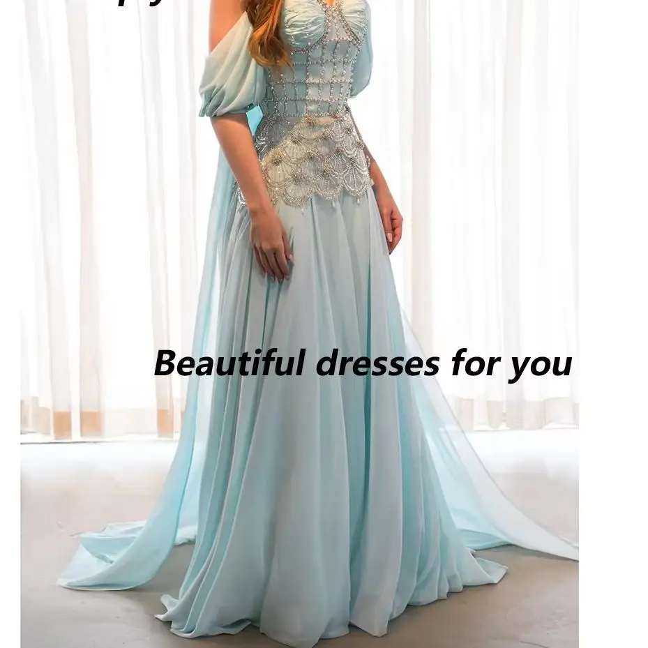 Luxuriöses, perlenbesetztes, himmelblaues Abendkleid, maßgeschneidertes, schulterfreies, herzförmiges, plissiertes Chiffon-A-Linien-Kleid für formelle Partys