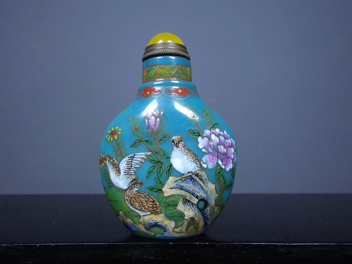 Exquisite Home Decorations Painted Snuff Bottles With Exquisite Craftsmanship have Collectible Value