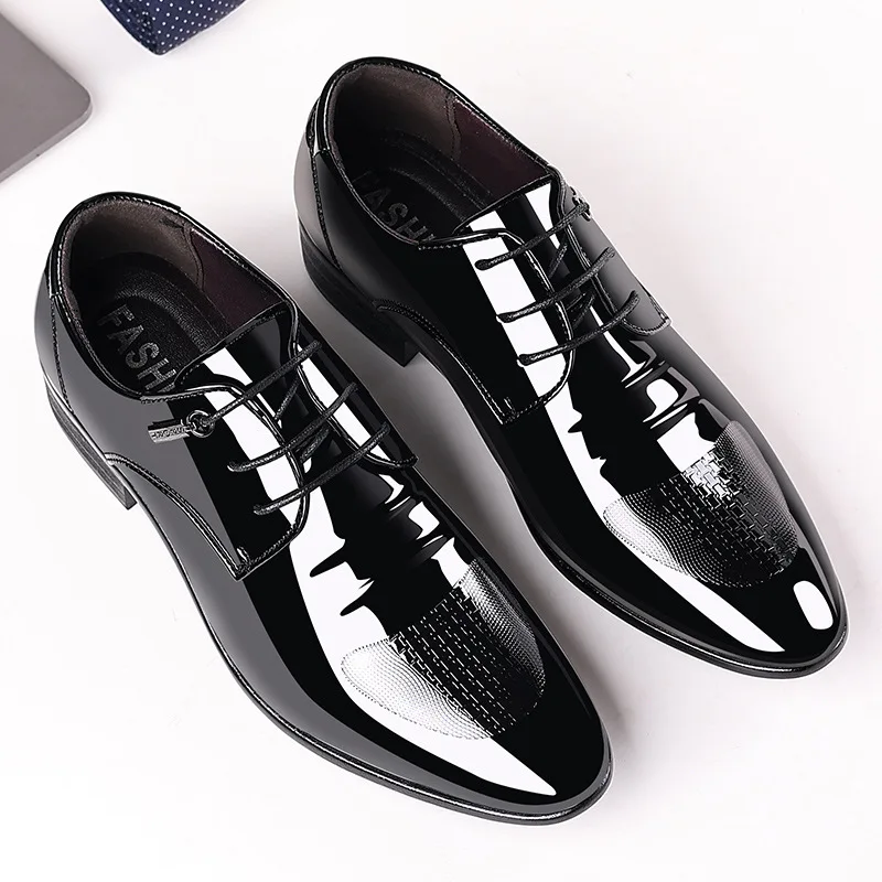 2024 new men's British style casual business leather shoes with glossy paint finish, wedding banquet formal Dress leather shoes