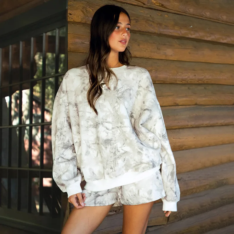 Y25ST448 Conjunto de pantalones cortos elásticos de cintura alta para mujer, jersey de cuello redondo, suéter estampado, deportes de ocio, otoño europeo y americano