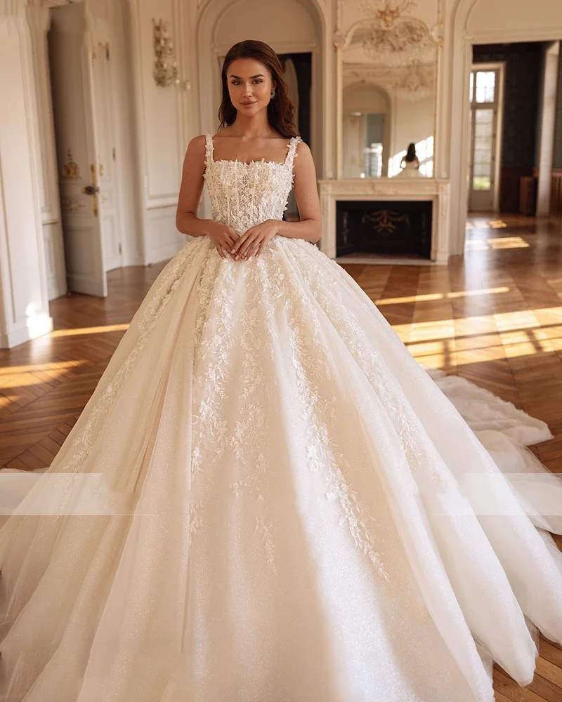 

On Zhu Customzied Appliques Embroidery Ball Gown Wedding Dresses Square Collar Beading Spaghetti Straps Princess Bridal Gown