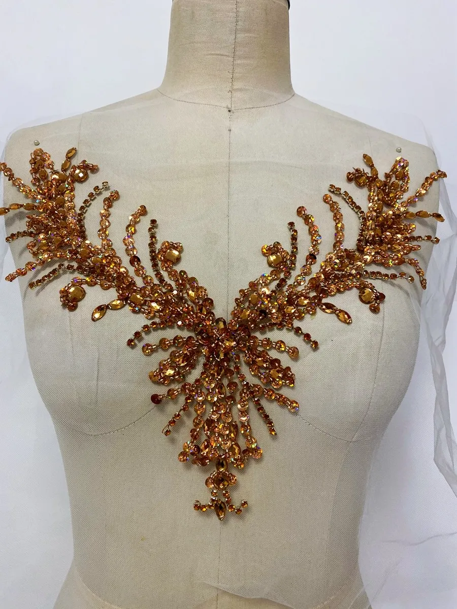 

Handmade Sequin Silver Beads Glass Rhinestone V Neck Applique Patches Embellishments Bridal Dress Wedding Gowns Sew-on Trim