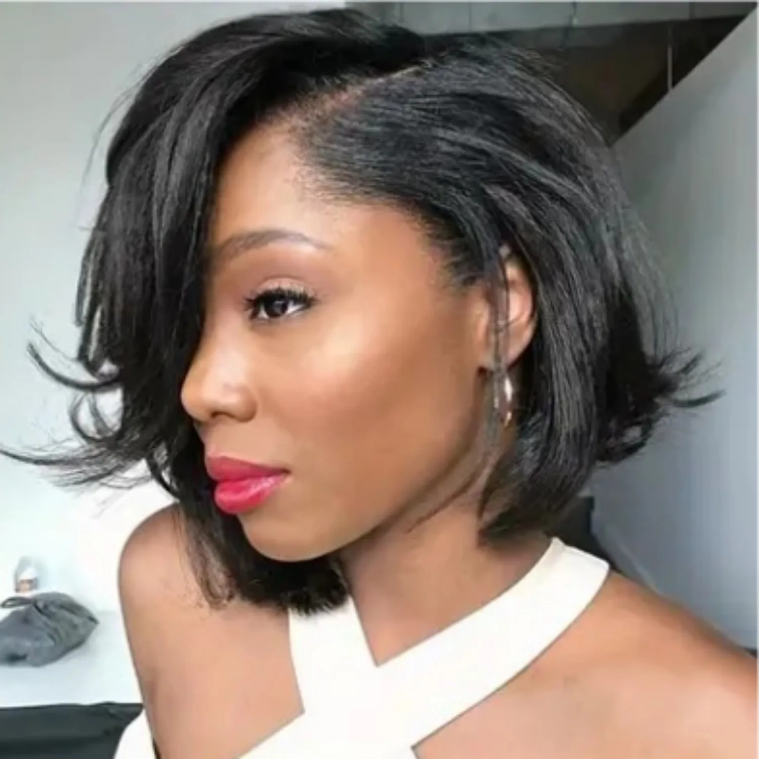 접착제 없는 보브 가발 인모 프리 플러킹 프리 컷 13x4 레이스 클로저 보브 가발 여성용