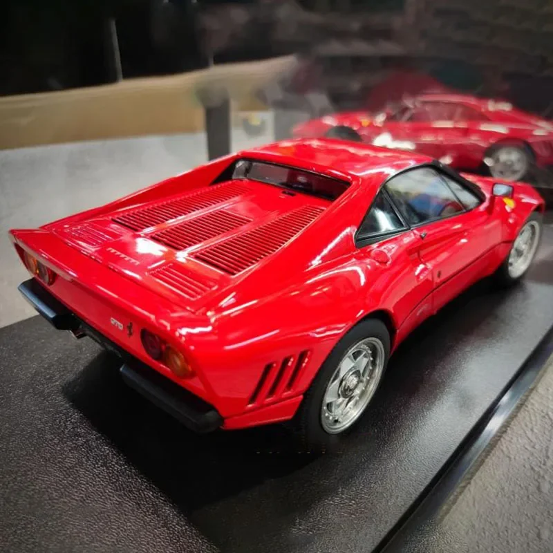 Diecast 1/18 Scale 1984 288 GTO 288gto Red Supercar Racing Car Alloy Car Model Collectibles Decoration Scene Display Gift Toy