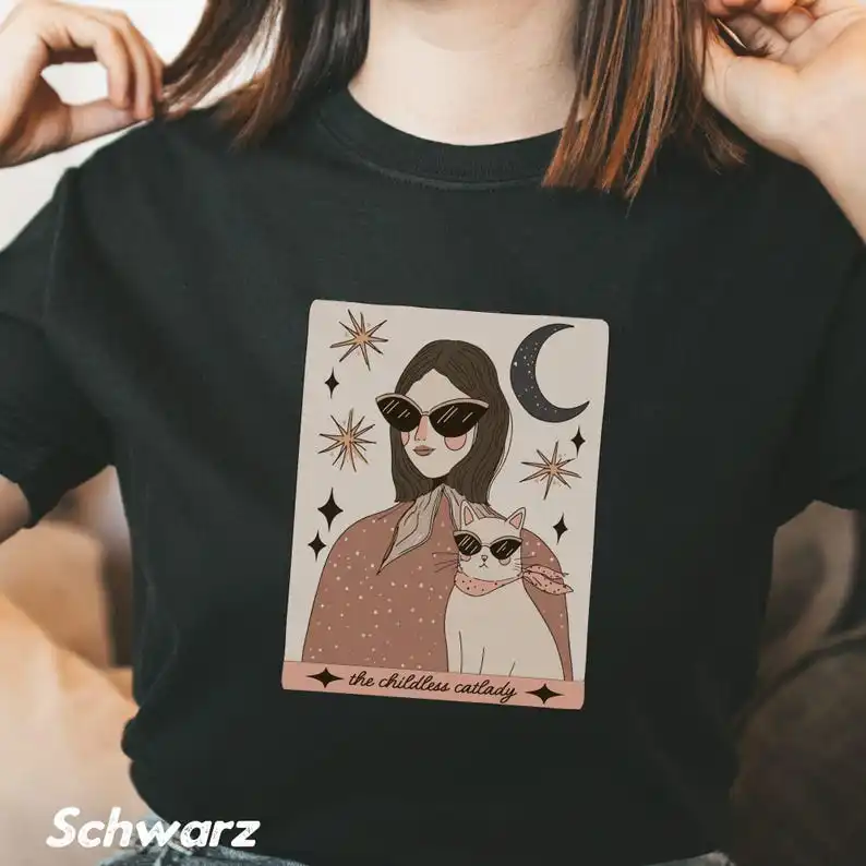 Childless Cat Lady T-Shirt, Retro Grunge T Shirt, Autumn Alternative Spooky Shirt, Feminist Movement Cat Owner T-Shirt Cat Cute