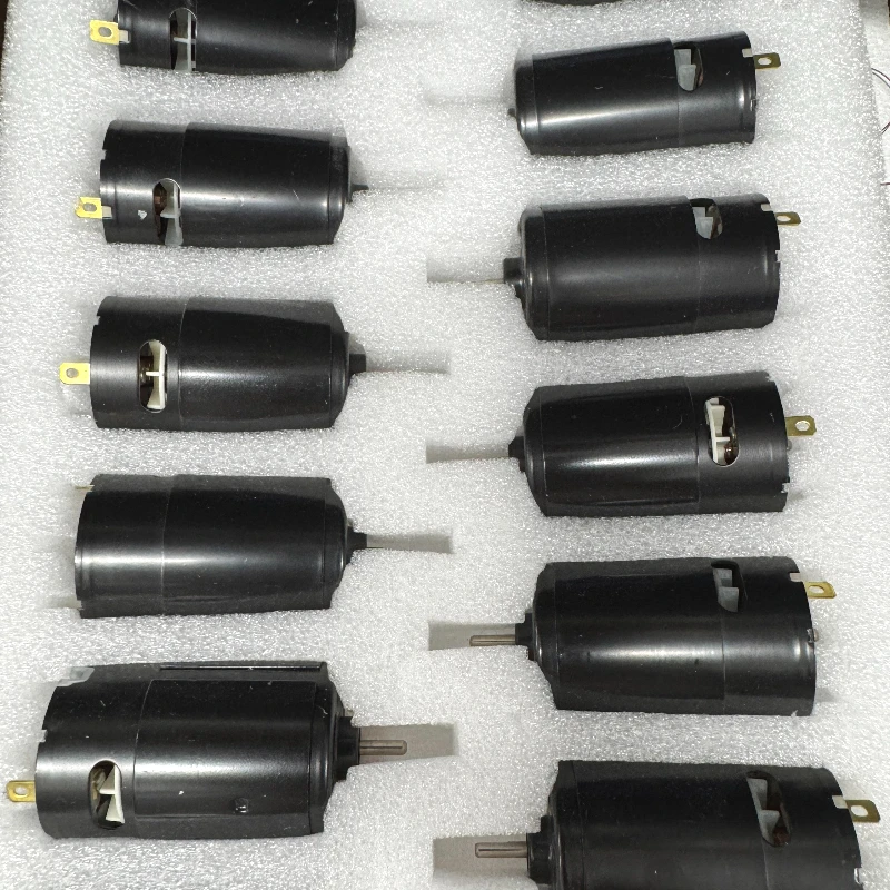 

1 шт. RS-550 бесшумный двигатель постоянного тока 6 В-18 В 12 В 17000 об/мин, высокая скорость, большой крутящий момент, сильный магнитный с охлаждающим отверстием, сделай сам, радиоуправляемая модель автомобиля, лодки