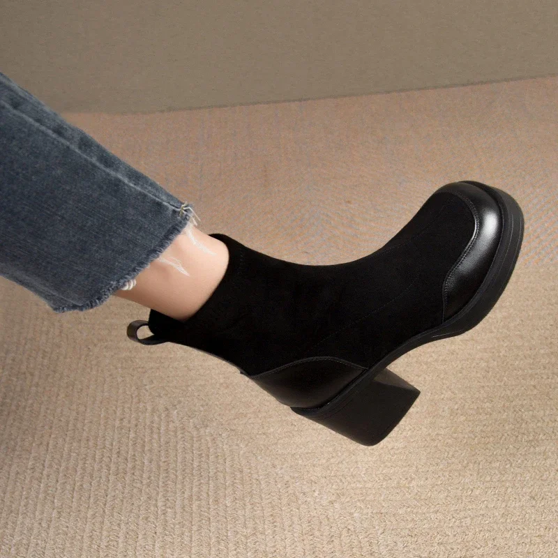 Scarpe corte per donna stivaletti da donna neri calzini calzature stivaletti da combattimento tacchi molto alti stivali autunnali con tacco in pelle