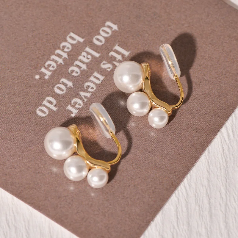 New Simple Three Ball Earrings Fashion Mosquito Incense Plate Ear Clip Women\'s Hundred Gift Wholesale