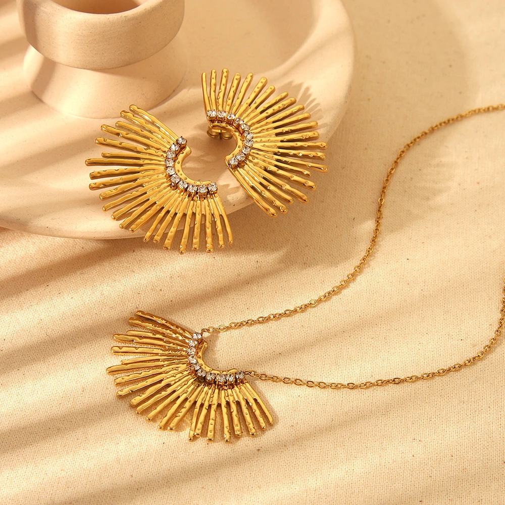 Stylish 18k Gold Plated Hypoallergenic Stainless Steel Super Shine Sun Ray Cubic Zirconia Statment Earrings Necklace