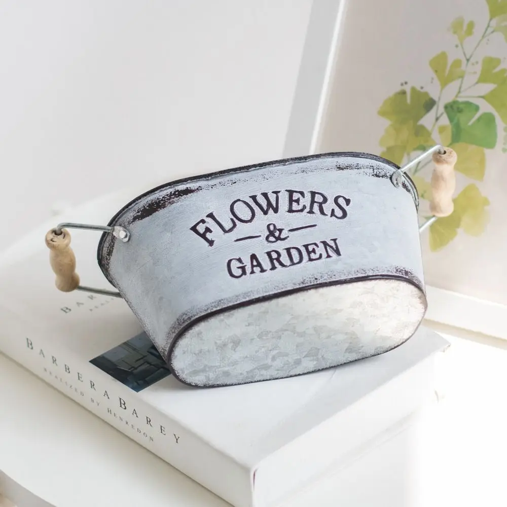 Durable Rustic Iron Oval Flowerpot Wooden Handle European Style Retro Flower Vase Pastoral Wooden Flower Bucket Succulent Plants