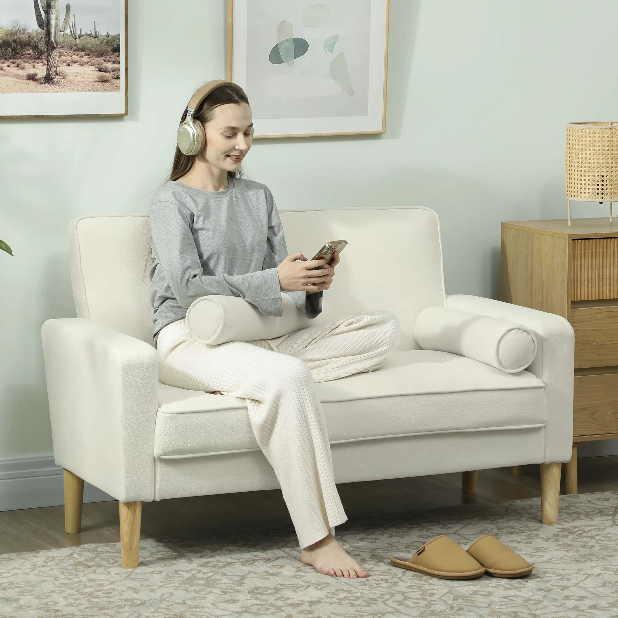 HOMCOM Sofá de 2 Plazas Tapizado en Terciopelo 130 cm con Asiento Capitoné y Patas de Madera para Espacios Pequeños Crema