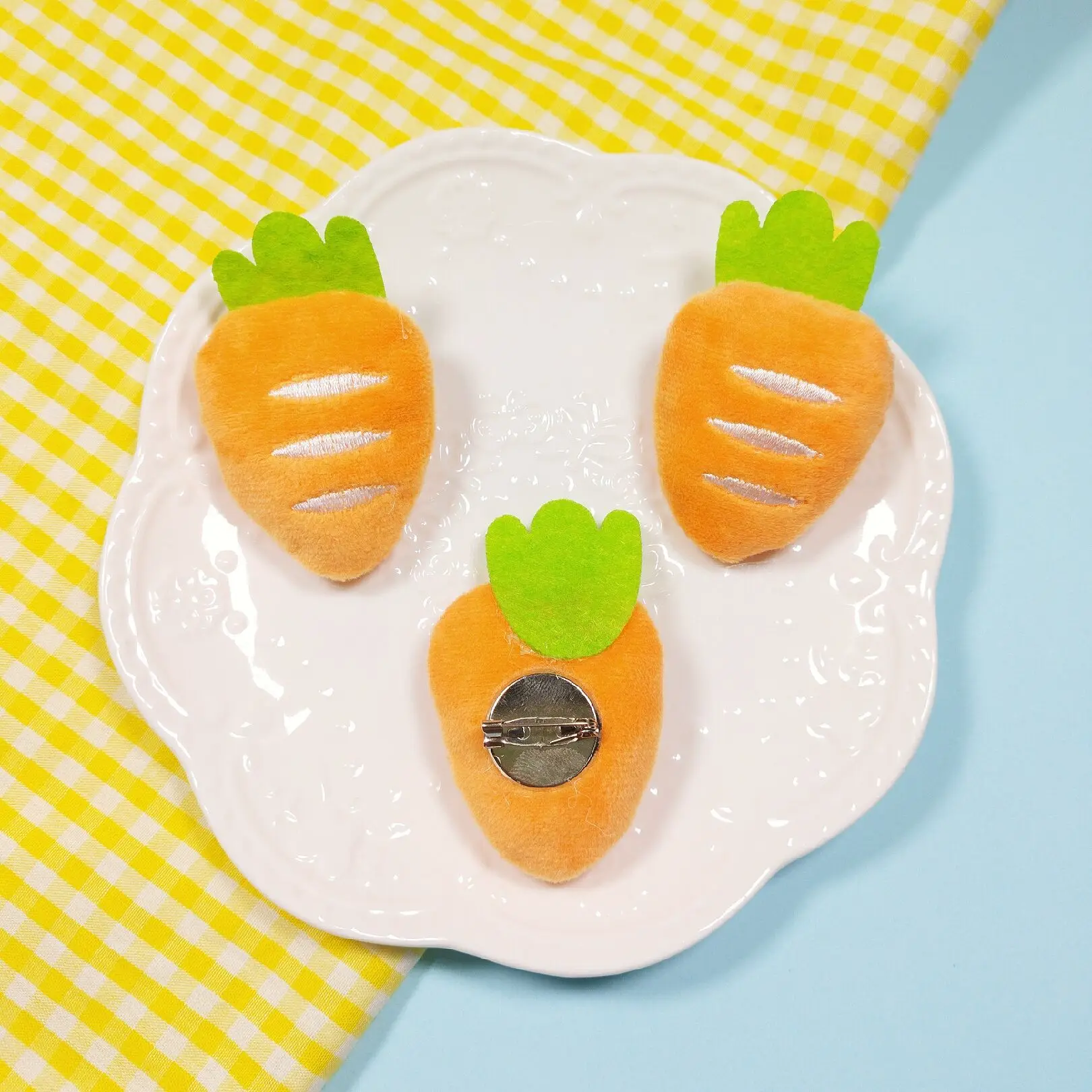 Plush Carrot Brooch Hair Scrunchie Cute Kawaii Pin Japanese Style Fabric Bag Decoration Soft Alloy Back Premium Gift