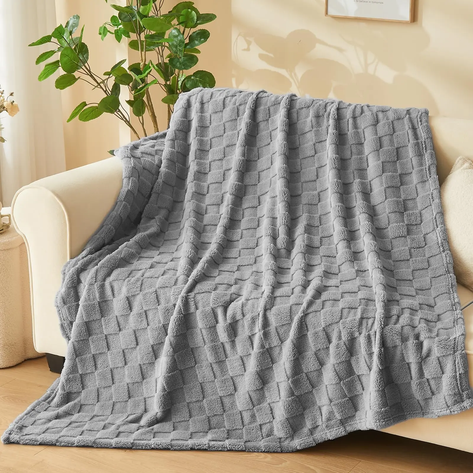 

Super Soft Throw Blanket Grey Premium Flannel Fleece 3D Checkered Lightweight Bed Blanket All Season Use, Cute Small Blanket