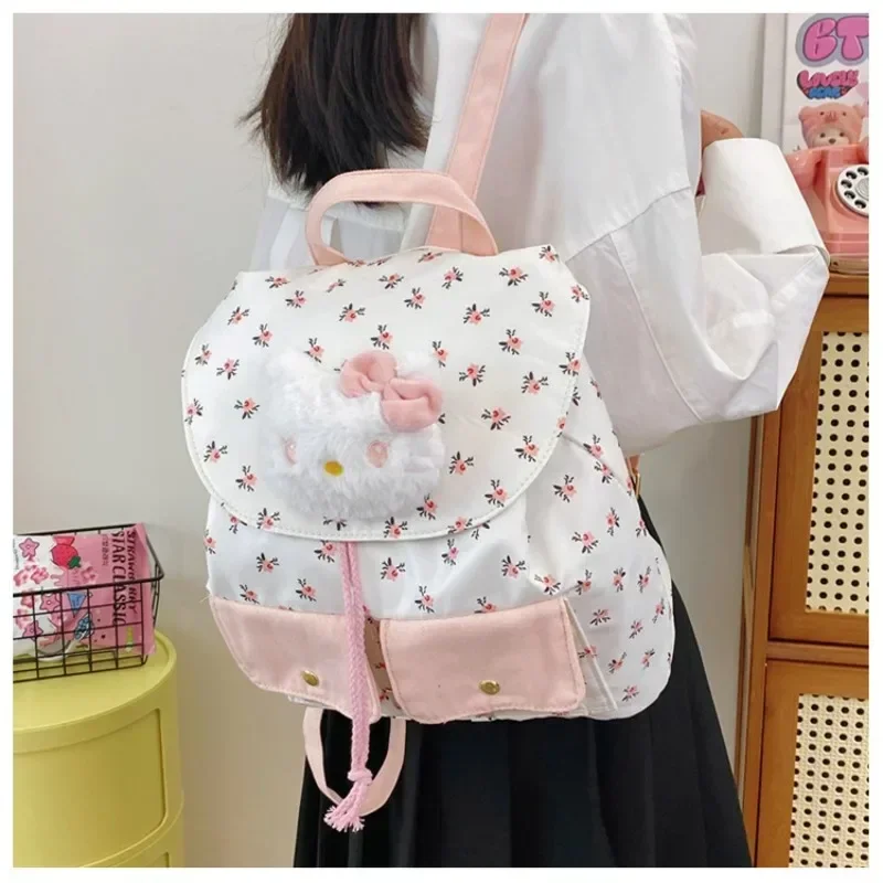 High Value and Large Capacity Canvas Backpack Is Light and Versatile and It Is A Commuter Bag for Minority Girls and Students