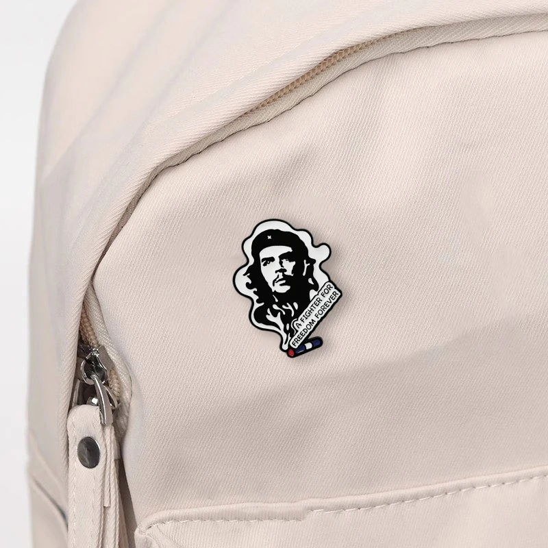 New Inspirational English Che Guevara Brooch Metal Commemorative Badge Pin DIY Clothing Bag Hat Scarf