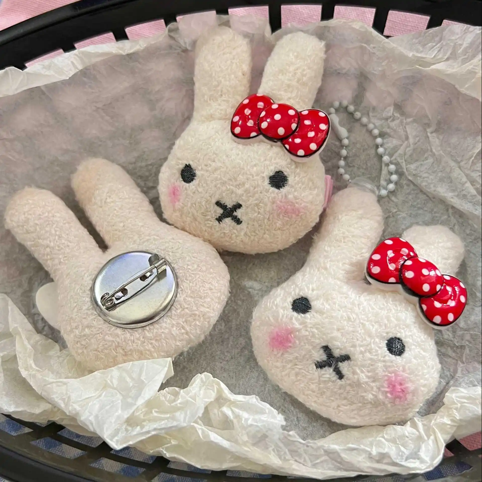 Miffy kawaii bonito pingente em pó blush hairpin broche saco dos desenhos animados pingente decoração chaveiro presente brinquedos para menina