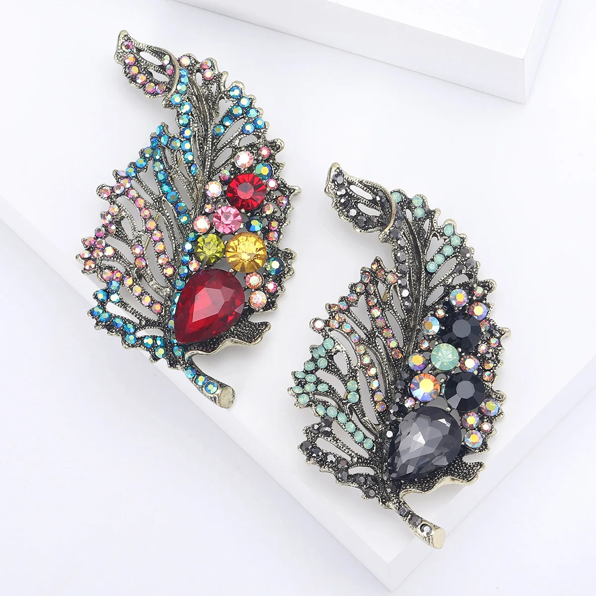 SKEDS Luxury Exuquisite Crystal Feather Brooches For Women Men Fashion Vintage Shining Boutique Decoration Badges Pin Jewelry