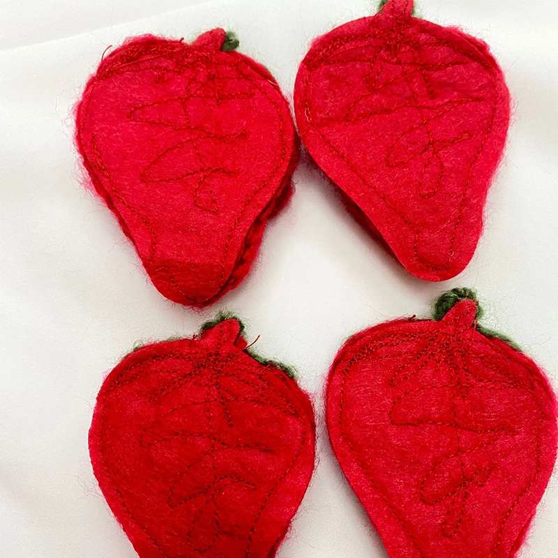 10Pcs Crochted Strawberry Woven Fruit Pendant Patches for Clothes, Hat Toy Sewing, Handmade Clips, DIY Decor Accessories,