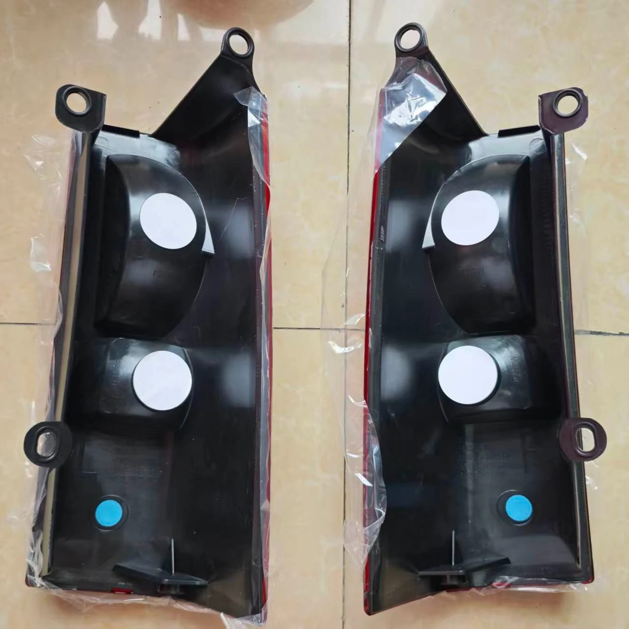 84639024 23338320 Rear Tail Signal Light  For Chevy Express 1500 2003-2014 Chevrolet Express 2500 3500 GMC Savana 2003-2023