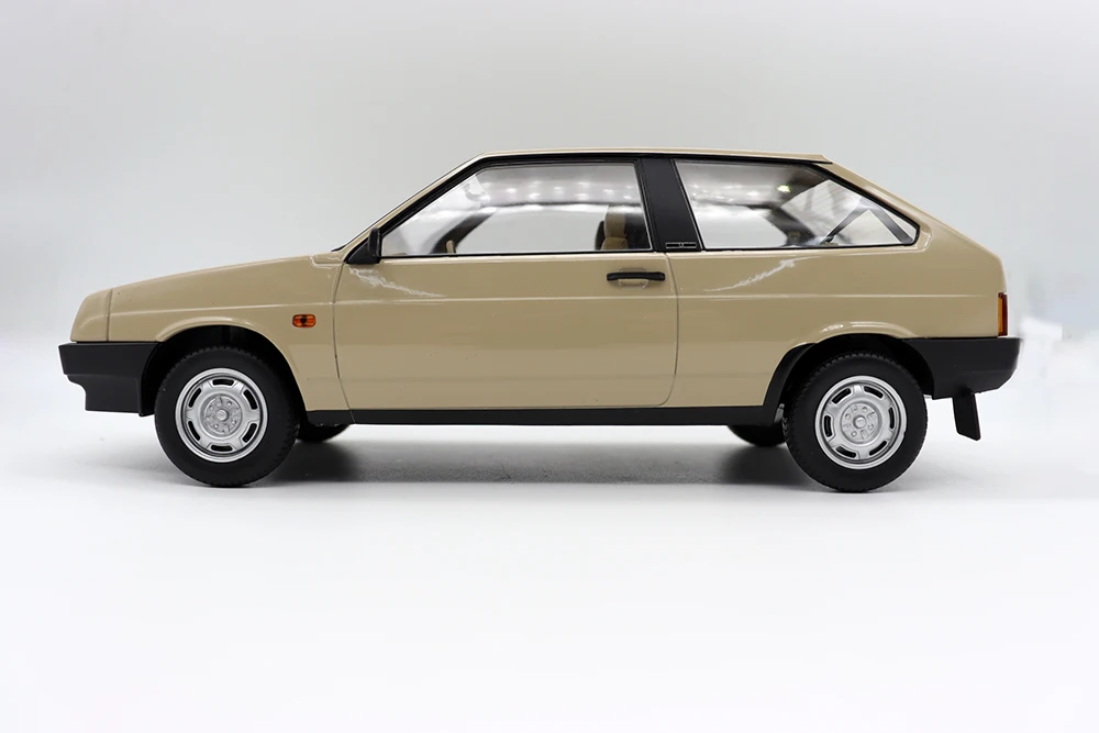 PSM 1/18 Scale Lada 2108 Samara 1986 Die-Cast Model Toys USSR Car Metal Vehicle Toy For Collection Gift