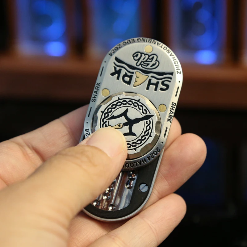 サメ型メカニカルフィジェットスライダー EDC フィジェットトイ