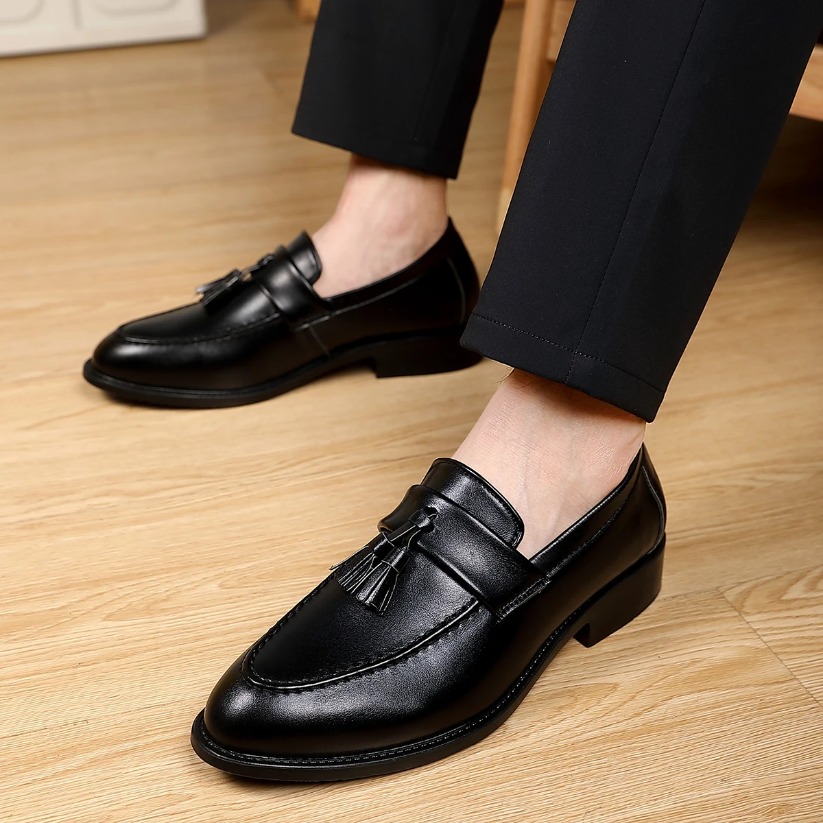 Men Casual Shoes Breathable Designer Leather Loafers Business Office Shoes For Men Driving Moccasins Comfortable Tassel