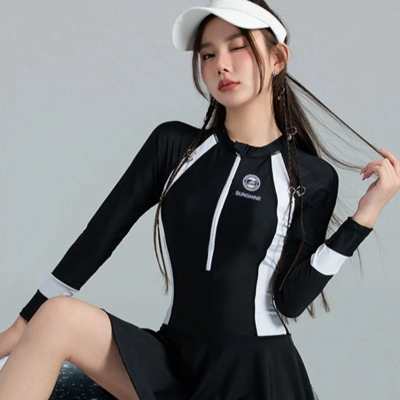 أبيض وأسود اللون مطابقة قطعة واحدة رياضية صغيرة الصدر تجمع لتغطية وزن البطن ملابس السباحة للحماية من الشمس #5