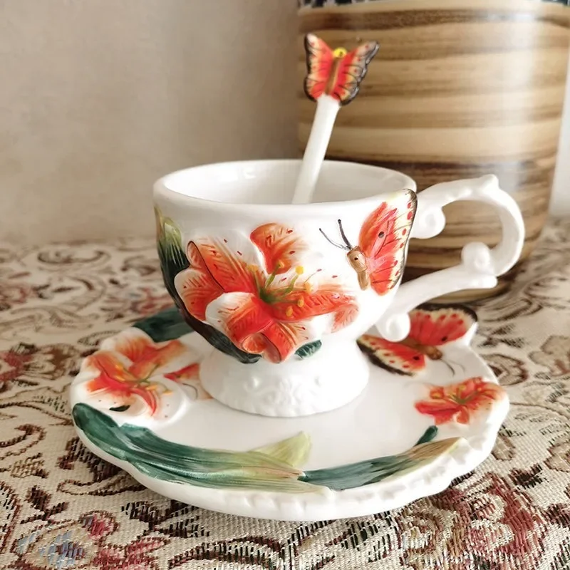 tazza-in-ceramica-con-piattino-e-cucchiaino-motivo-giglio-e-farfalla-tazza-da-caffe-con-fiori-in-rilievo-tazza-per-latte-tazza-per-te-del-pomeriggio-regalo-floreale