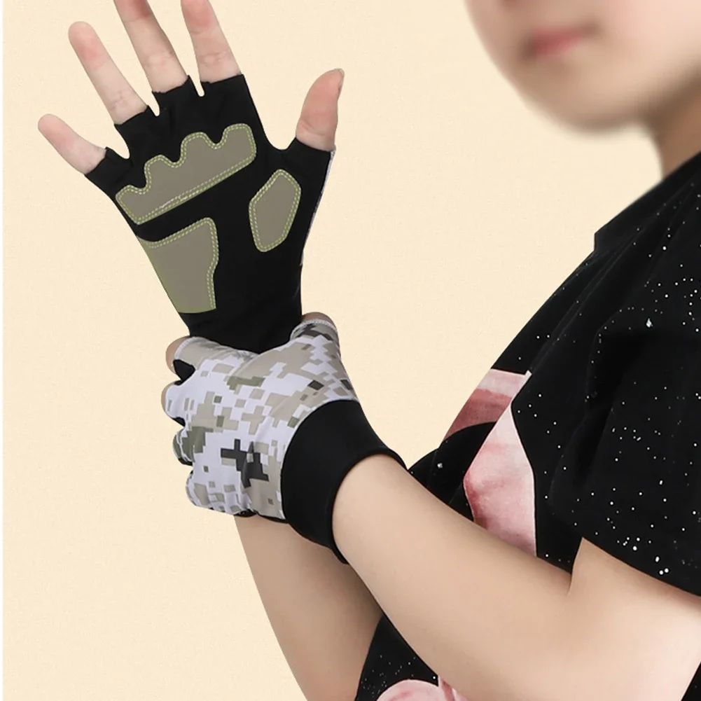 1pair Cycling Gloves Child Half Finger Glove Cycling Gloves Summer Thin Style Half-finger Short-finger Camouflage Gloves