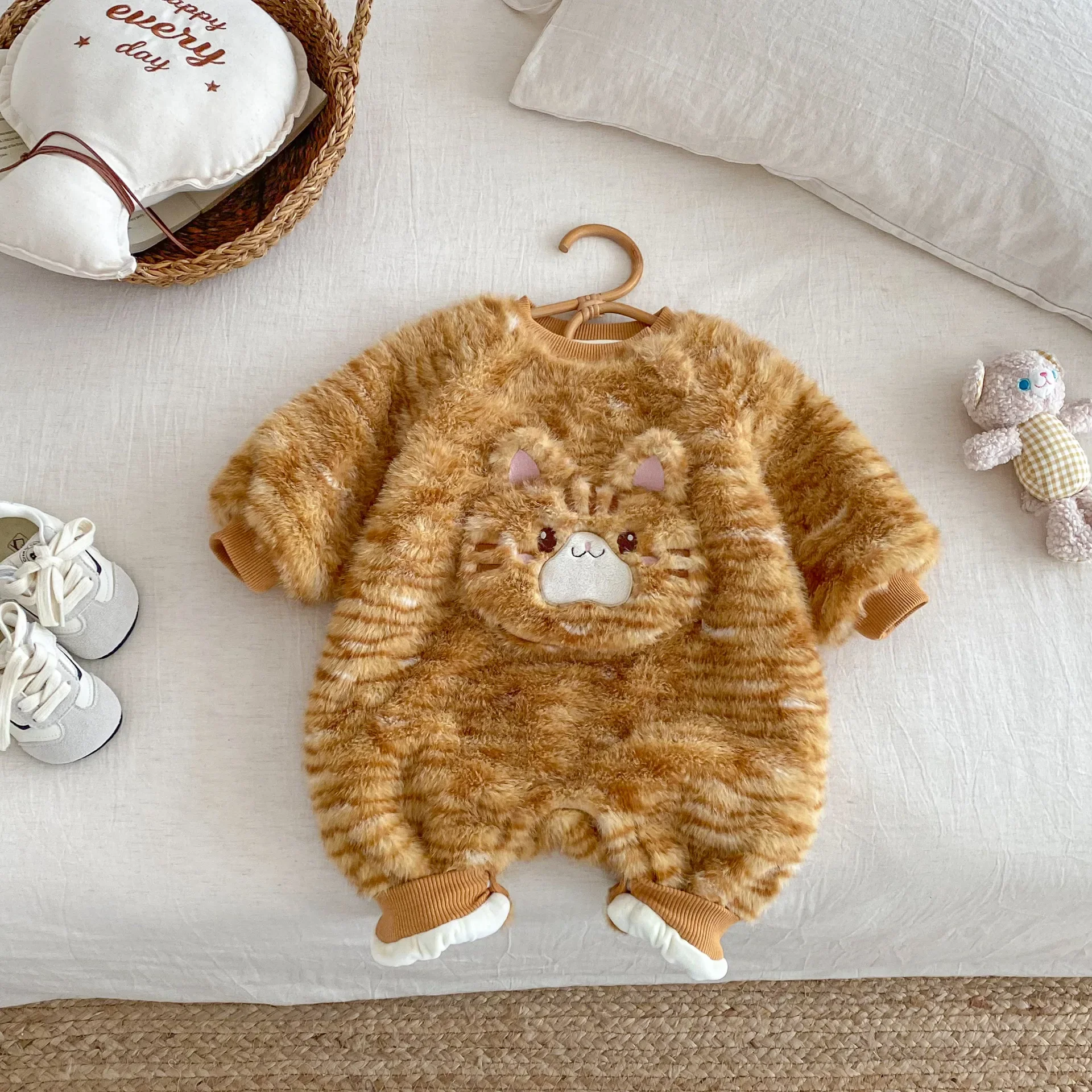 

Plush Cat Baby Romper Winter Fleece Lined Korean Style Cute Onesie Newborn Clothes for 0-2Y Jumpsuit