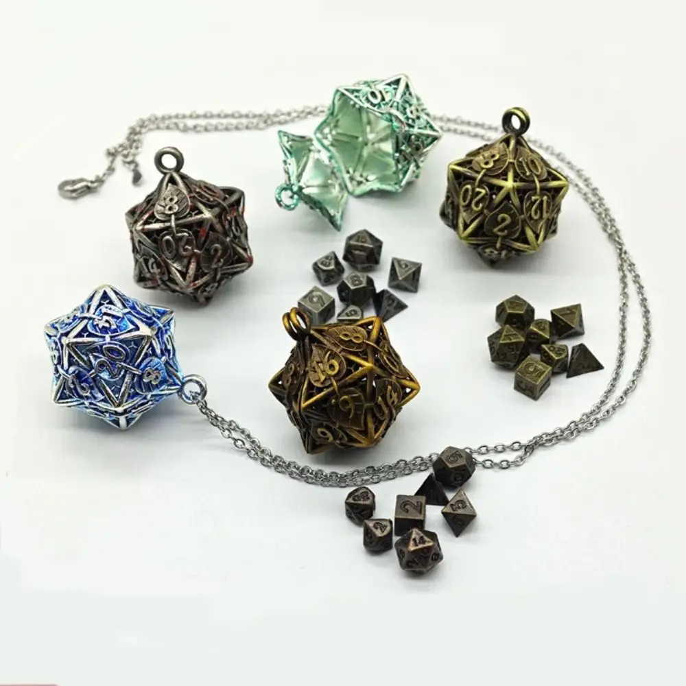 7 Stücke Neue 6 MM D20 DND Würfel Gold Silber Bronze Fliegender Drache Skelett Metall Würfel Schlüsselanhänger Anhänger Hohl Polyedrische Würfel Party