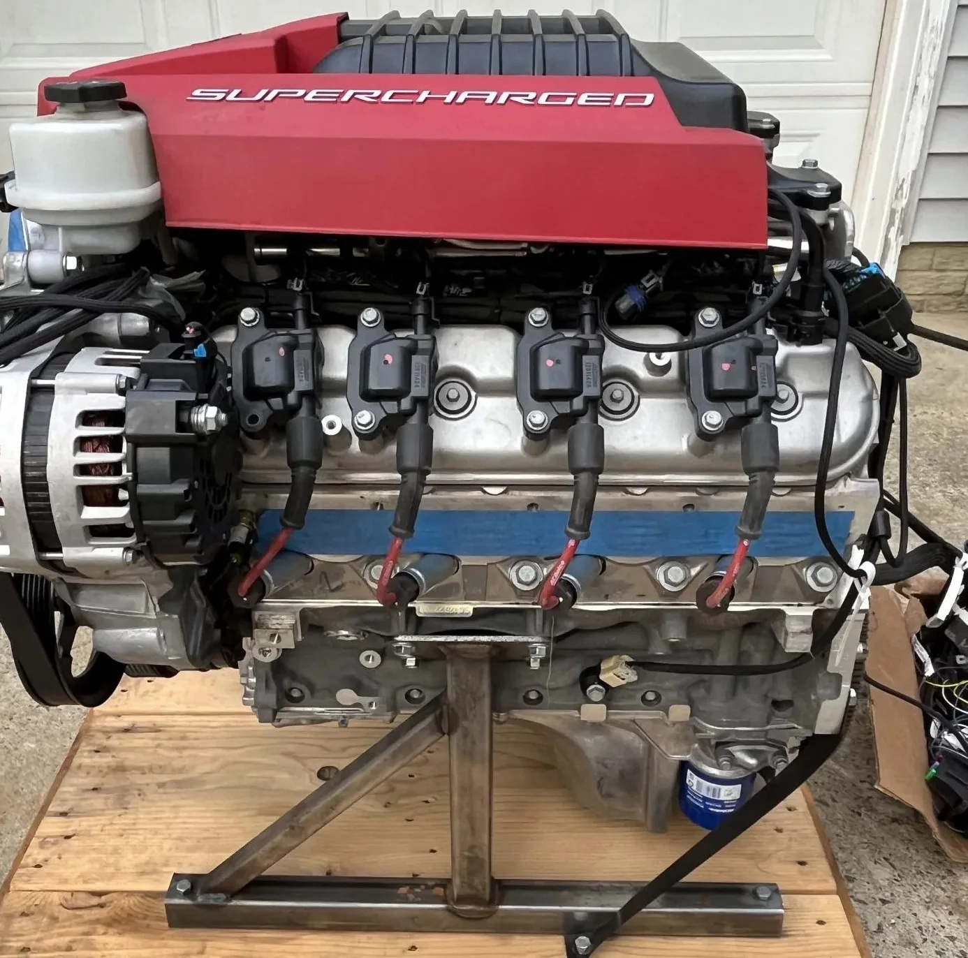 

Ready to Install s LSA 6.2 Liter Supercharged V8 Engine Matched with 6L90E Transmission for Automotive Projects