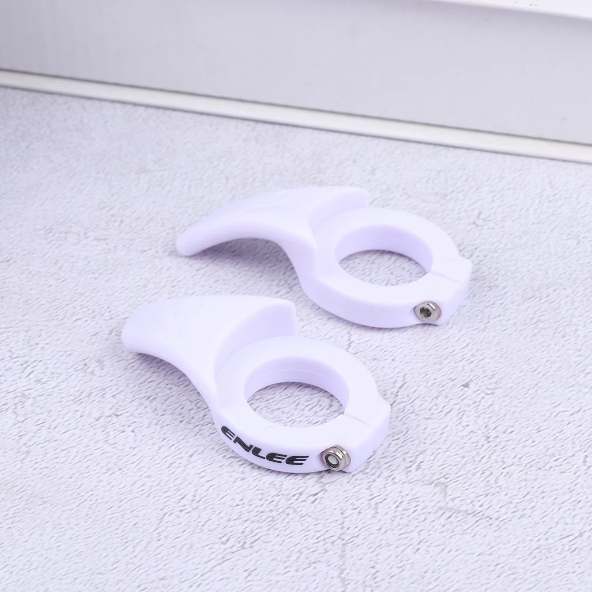 

1 Pair Horn Bike Handle Bar Ergonomic Thumb Rest Scratch-Resistant Lightweight Durable For Road Bike Mountain Fixed Gear White