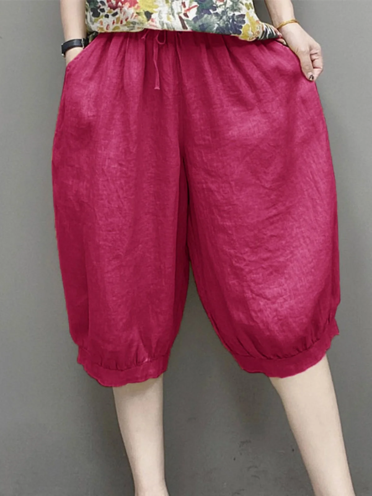 Spodnie damskie letnie z efektem wyszczuplającym, z lodowego jedwabiu, cienkie, lniane, do kolan, luźne, z elastyczną talią, szerokie nogawki typu latarnia, luźne spodnie do połowy łydki.