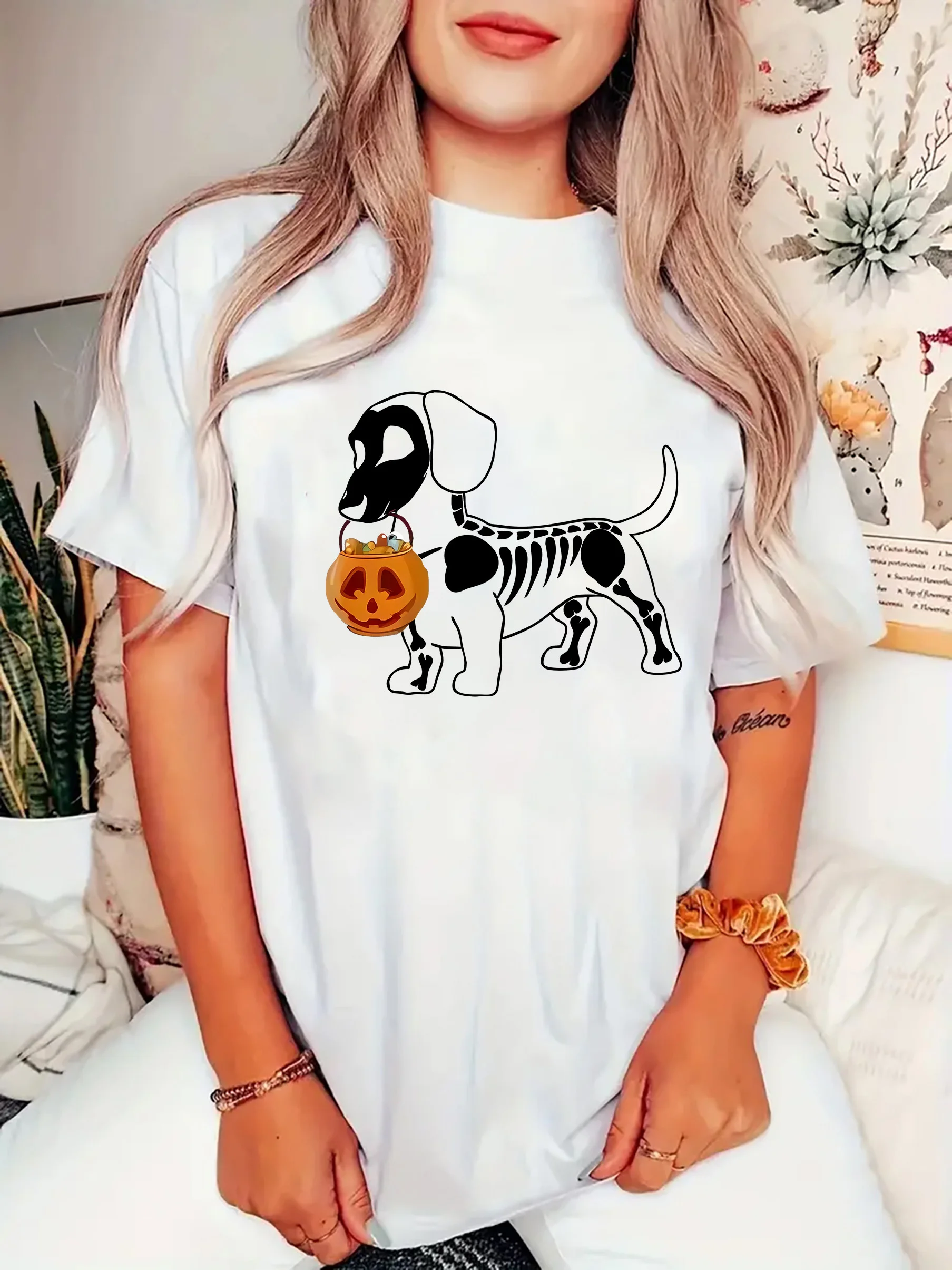 Women's Casual Sports T-Shirt, Round Neck, Short Sleeve, Halloween Dachshund Print, Comfortable Summer Top, Knitted Fabric
