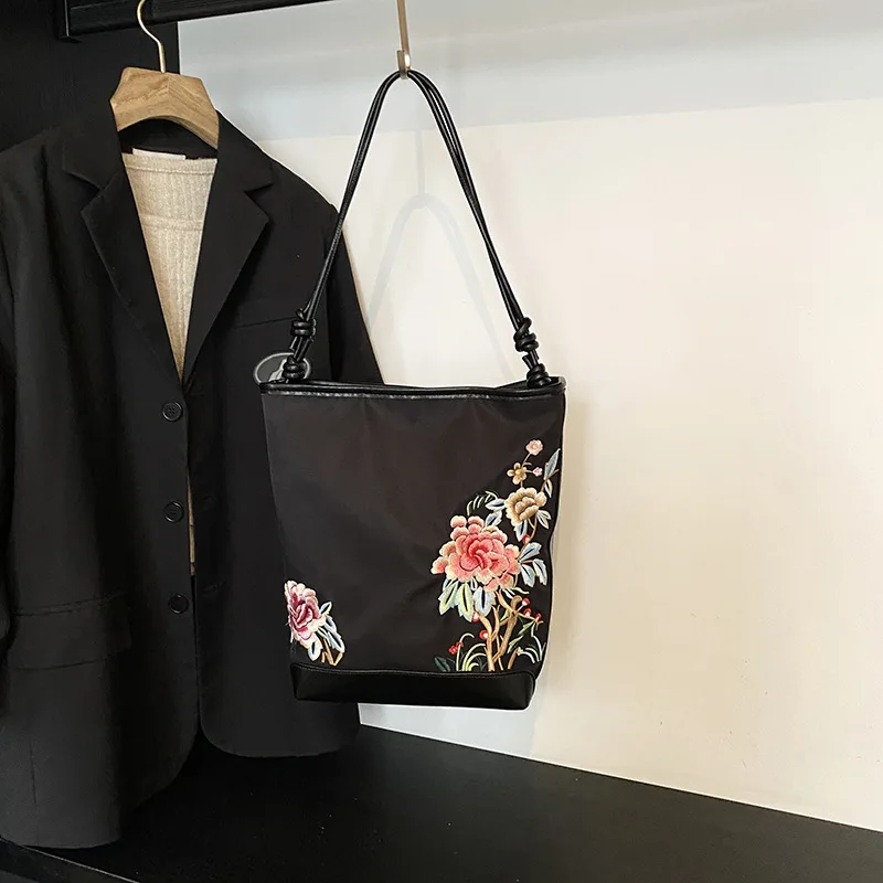 

Винтажная сумка с вышивкой бабочки, большая вместительная сумка для матери, подарок для мамы, женская сумка премиум-класса, сумка на плечо с вышивкой в китайском стиле