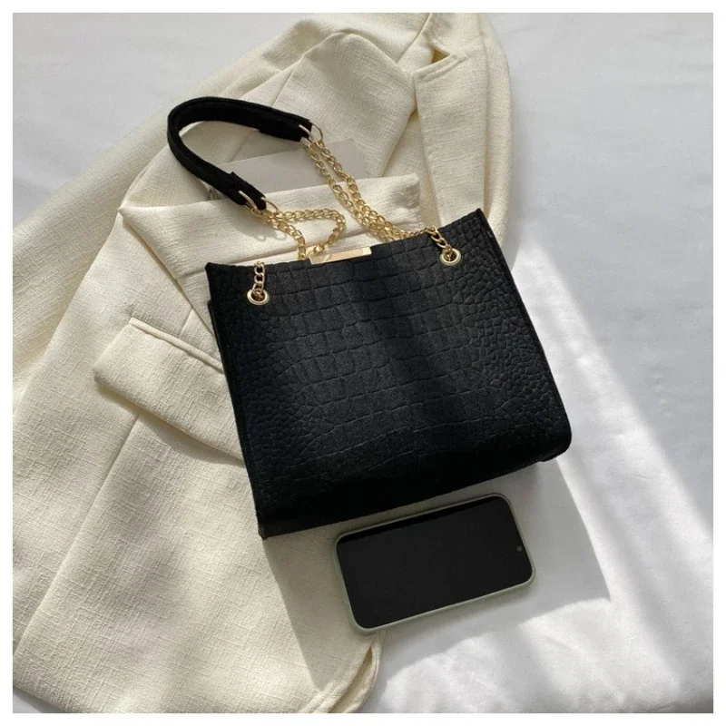 New Fashion Crossbody Bags Large Capacity Shoulder Bag Solid Color Ladies Purse Designer Luxury Handbag Chain Tote Bags Bolsa