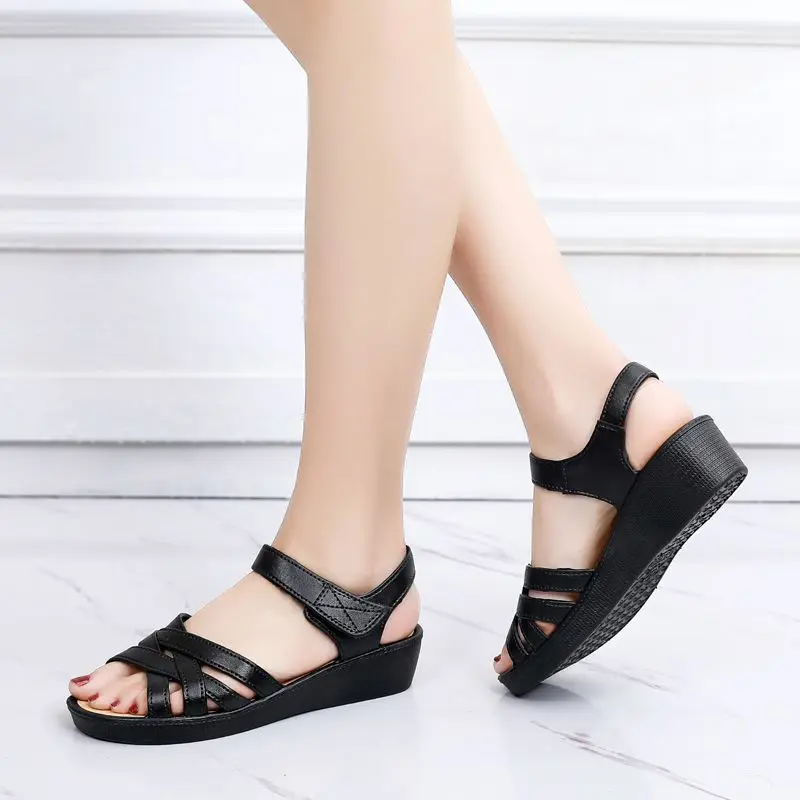 Mother Sandals Summer Soft Soled Middle-aged and Elderly Non-slip Work Shoes 4cm Wedges Flat Grandma Shoes To Wear Outside