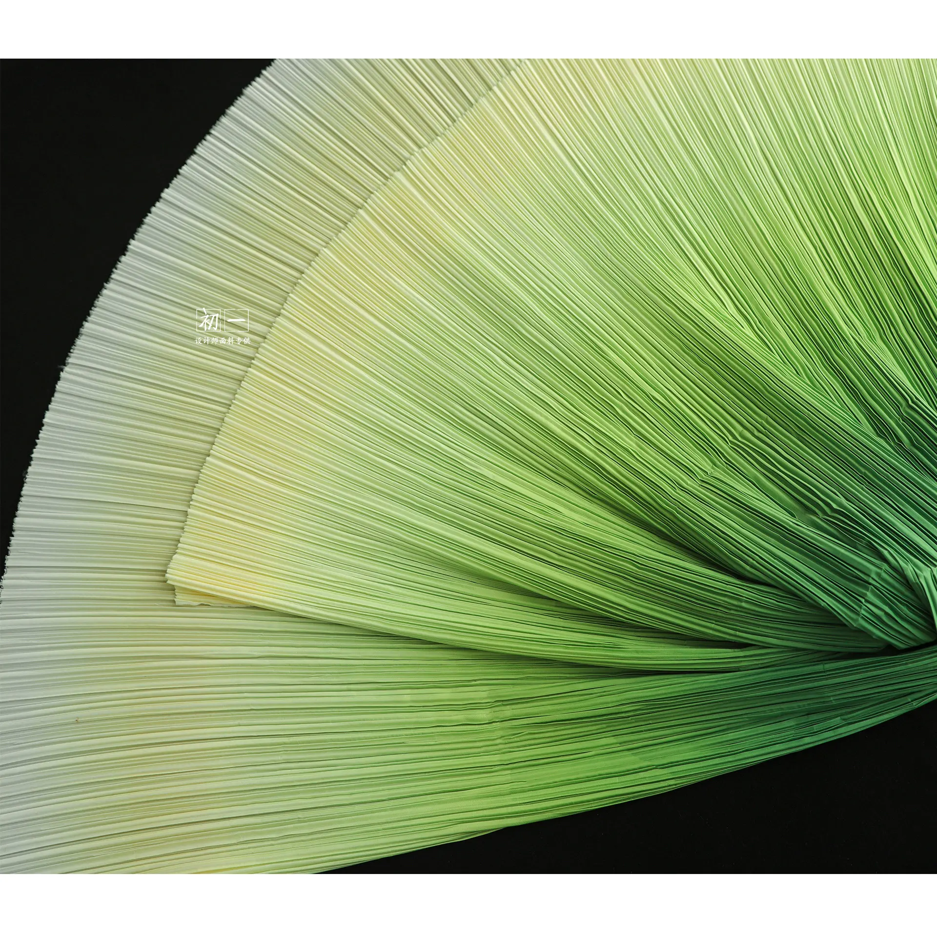 Olive Gradient Sanzhai Plastic Pleated Cloth Handmade DIY Texture Background Decorative Painting Clothing Designer Fabric