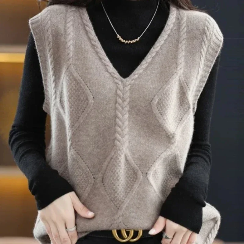 Women's Knitted Vest New Knitwear Waistcoat Short Cropped Solid Fashion Clothing 2024 Y2k Trend Vintage Classic Female Sweater