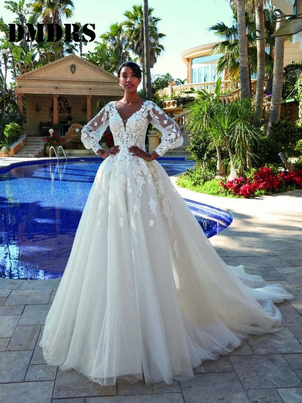 

Sexy Deep V-Neck Wedding Dresses Romantic Long-Sleeve Bridal Gowns Charming Appliqué Floor-Length Wedding Gowns Vestidos De Novi