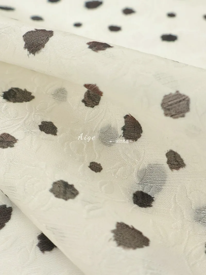 2Meters Silhouette Translucent Beige Dark Pattern Three-dimensional Rose Jacquard Spot Print Tencel Linen Fabric
