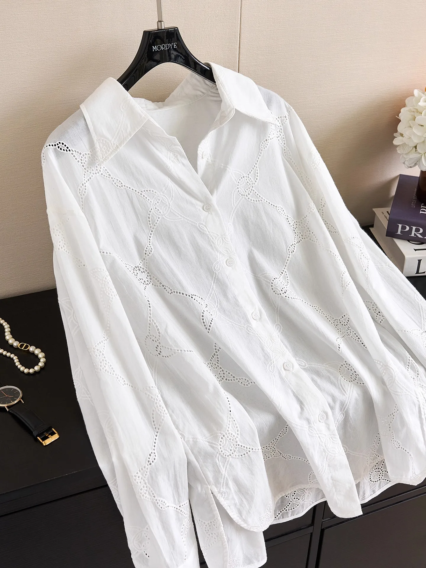 

Ele White Cotton d Embroidered Chain Long Sve irt Top Original Design Straight Cut Pure Cotton Fem Pullover