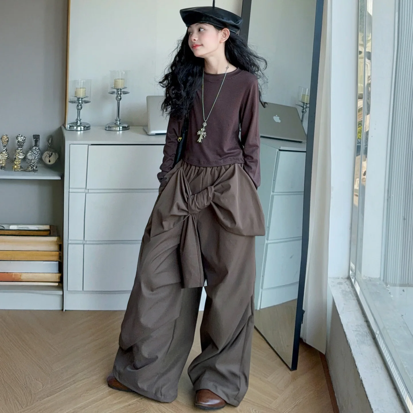 

Детский комплект из двух предметов для девочек, осенняя однотонная футболка с круглым вырезом для девочек-подростков, лоскутные широкие брюки с бантом для девочек-подростков