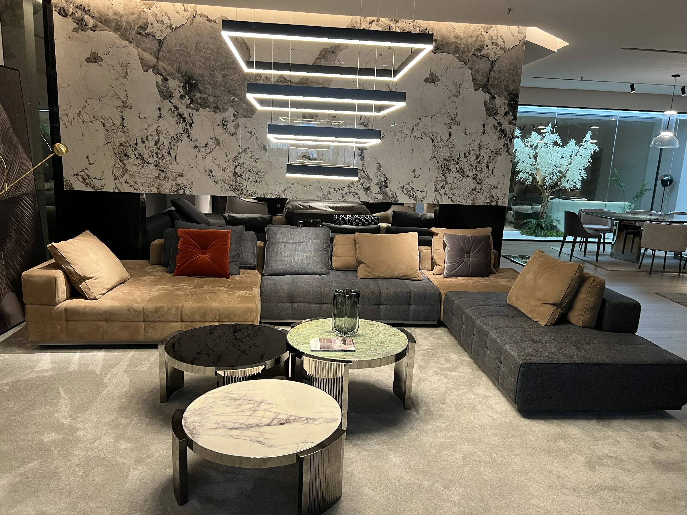 

#High-End Luxury Fabrics Comfortable Luxury Sofa Modern Sectional Sofas Couches Luxury Living Room Sofa