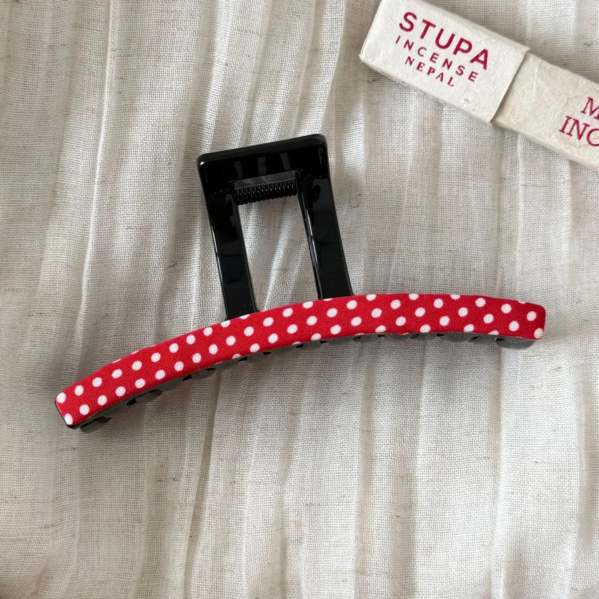 Hair Clip Red Polka Dot Bow Heart Resin Lightweight Non Slip Gentle No Pull Side Bangs Holder for Daily Home Travel Office